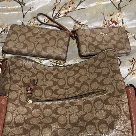 Coach Brown Signature Shoulder Bags Collection - Picture 1 of 4